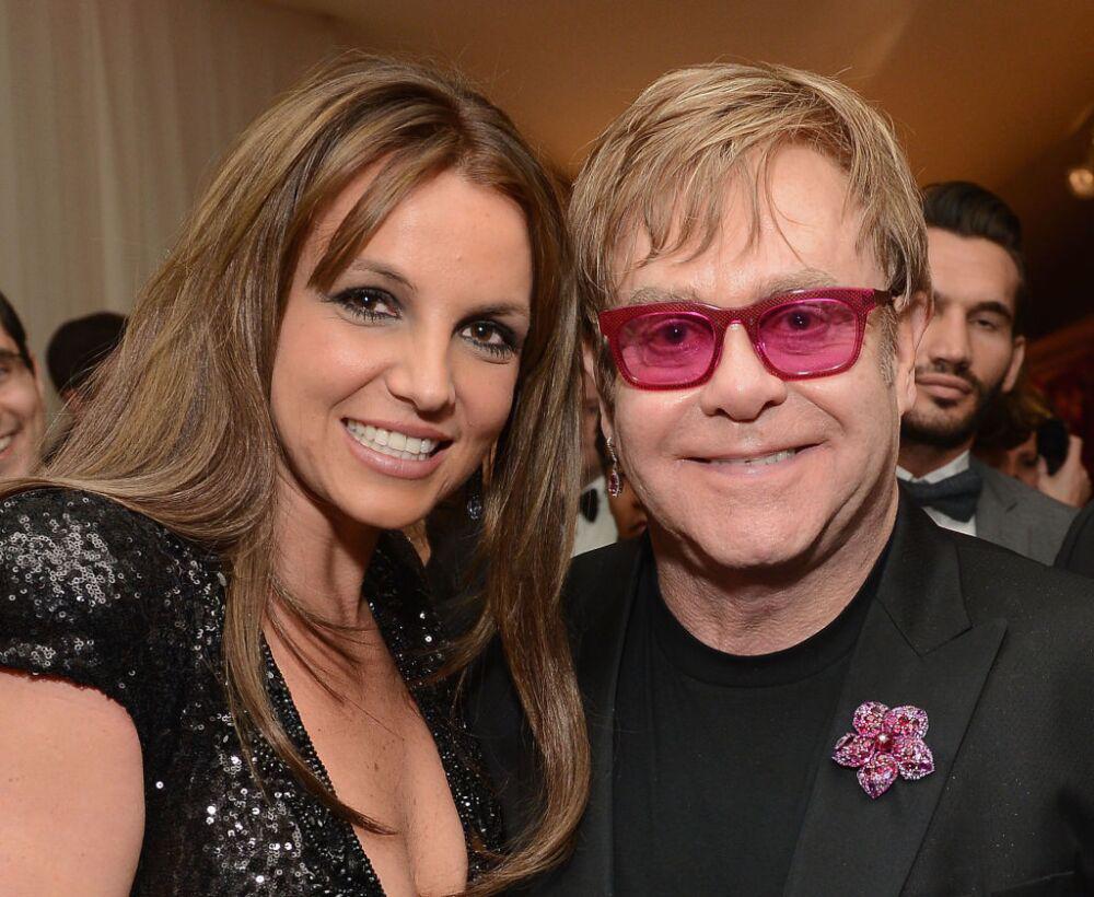 Elton John y Britney Spears unen talentos para componer un nuevo tema