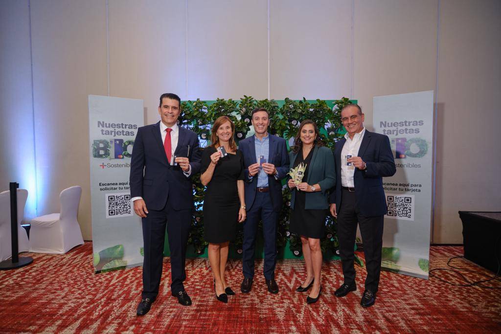 Alonso Valenzuela, Gisela Sánchez, Jaime Compte, Valeria Ríos y Rafael Aguirre, ejecutivos de BAC