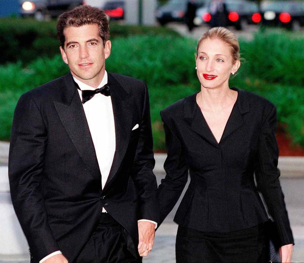 John F. Kennedy Jr. y Carolyn Bessette-Kennedy. John F. Kennedy Jr. y Carolyn Bessette-Kennedy.