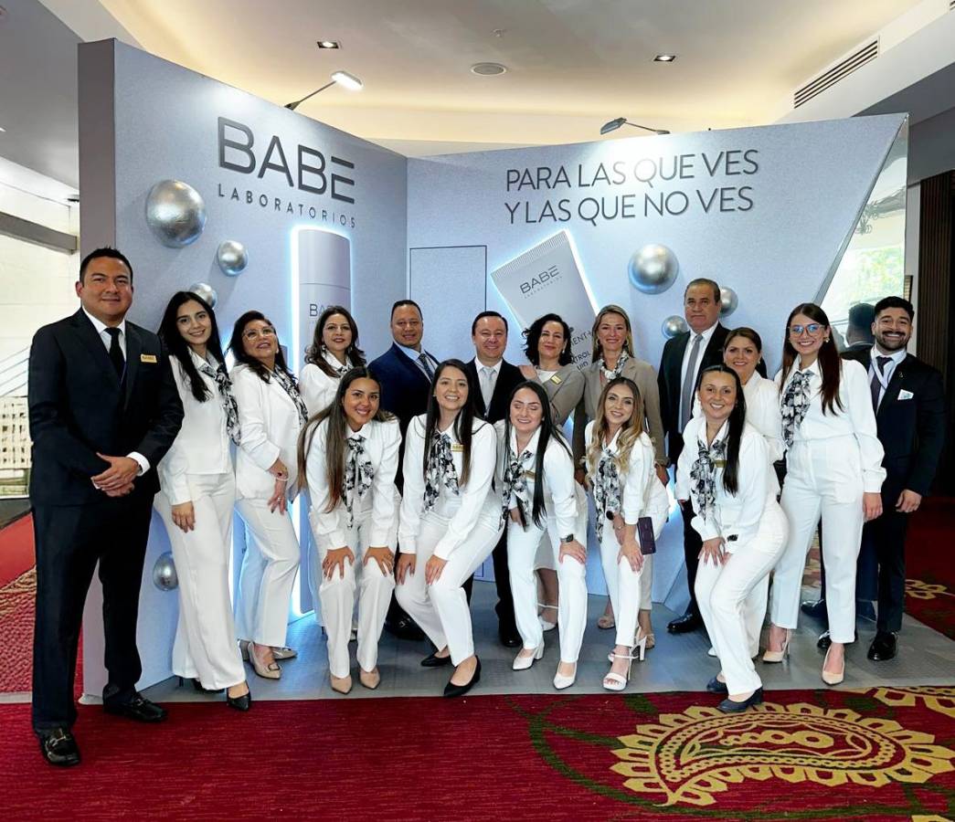 Equipo Laboratorios Babē de Honduras y Costa rica. Equipo Laboratorios Babē de Honduras y Costa rica.