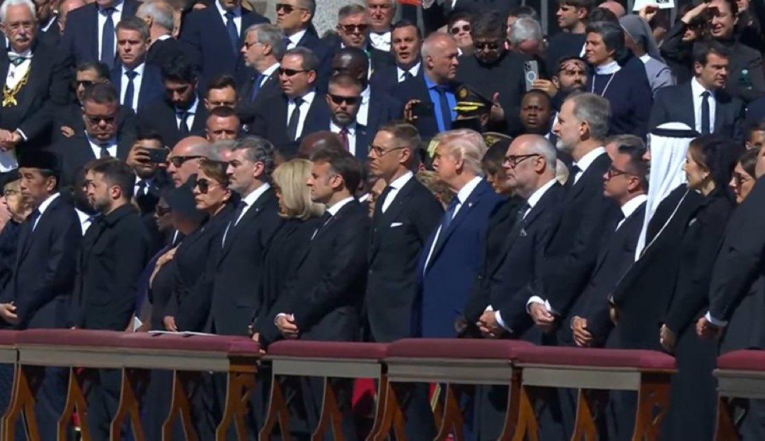 La despedida del Papa Francisco no solo marca el fin de una era, sino también un emotivo recordatorio de su legado de cercanía, misericordia y diálogo. En cada rostro, en cada plegaria, en cada gesto de los líderes mundiales presentes, se refleja la huella indeleble de un pontífice que tocó el corazón de millones.