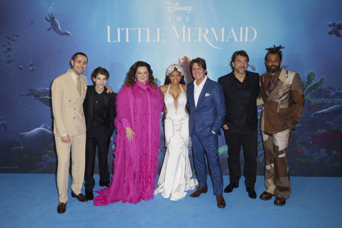 La magia y el encanto se apoderaron de la premiere de La Sirenita en Londres. El elenco del ansiado live-action de Disney volvió a reunirse en la alfombra azul de la gala para deleitarnos con sus poderosos y elegantes looks.