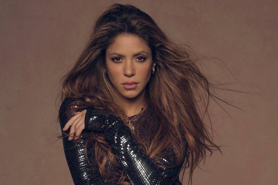 Shakira reveló que por sugerencia de su hijo Milan, de 10 años, decidió a grabar con el productor argentino.