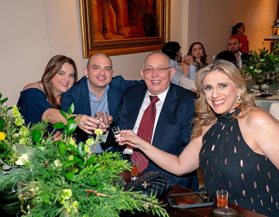 Fuad Handal celebra sus 80 años con una noche inolvidable Fuad Handal celebra sus 80 años con una noche inolvidable