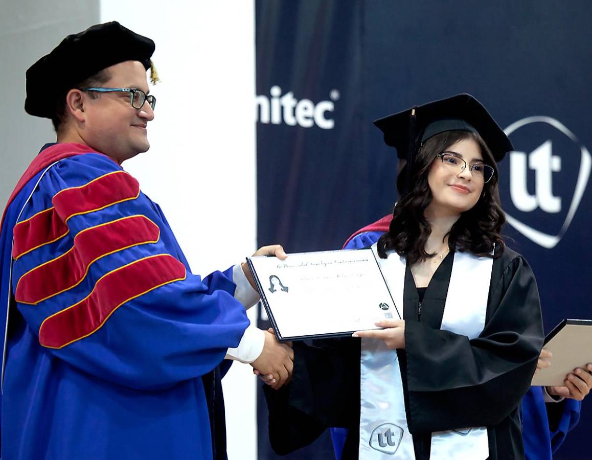 UNITEC campus San Pedro Sula gradúa 177 profesionales UNITEC campus San Pedro Sula gradúa 177 profesionales