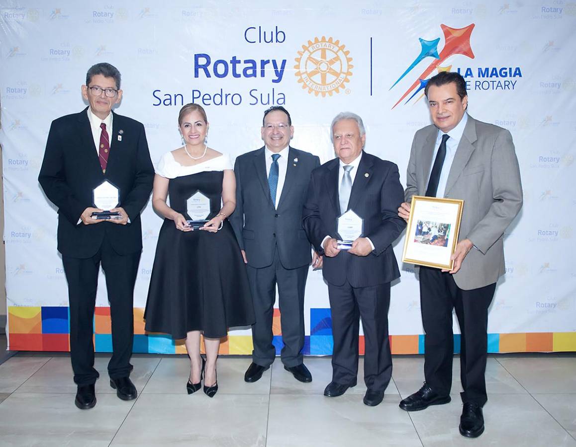 Roberto Kattán, Marisela Espinoza, Oscar Bográn, Carlos Bueso y Ramón Fuentes. Roberto Kattán, Marisela Espinoza, Oscar Bográn, Carlos Bueso y Ramón Fuentes.