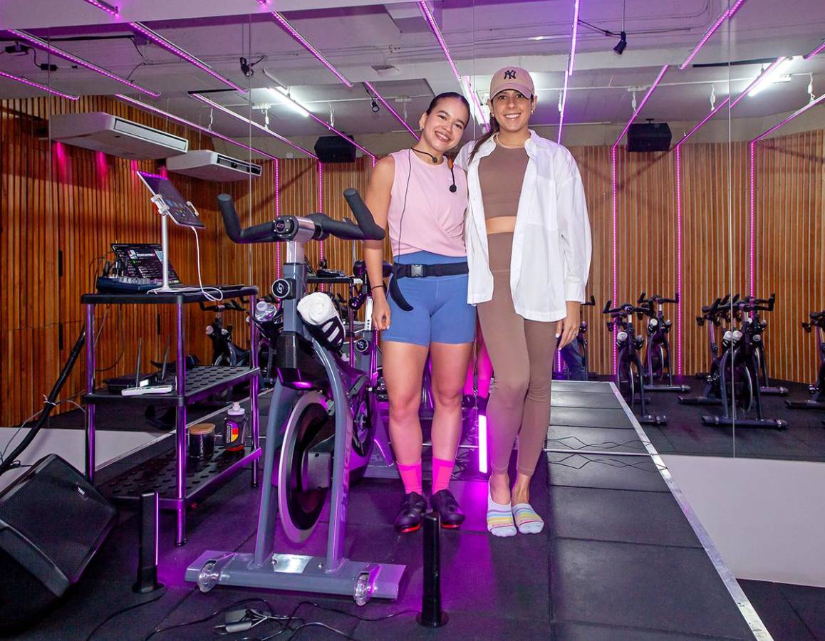 Nissan y Estilo presentan Ride in Pink Nissan y Estilo presentan Ride in Pink