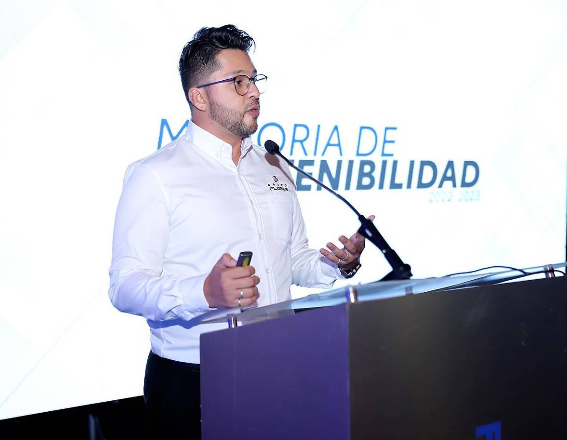 Óscar Canales. Óscar Canales.