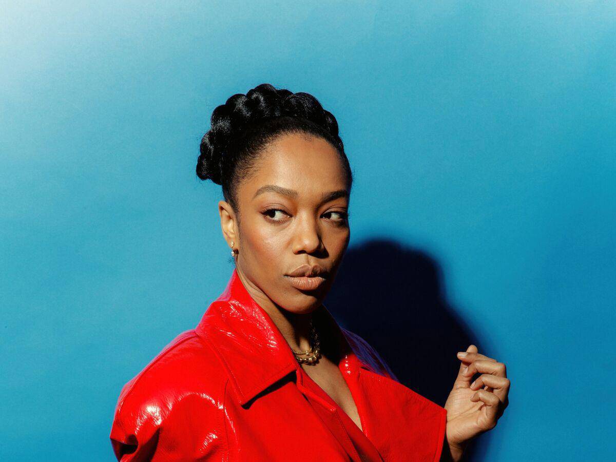 <i>Naomi</i> Ackie, la <i>actriz</i> que interpreta a <i>Whitney</i> Houston en el biopic I wanna dance with somebody <i>Naomi</i> Ackie, la <i>actriz</i> que interpreta a <i>Whitney</i> Houston en el biopic I wanna dance with somebody