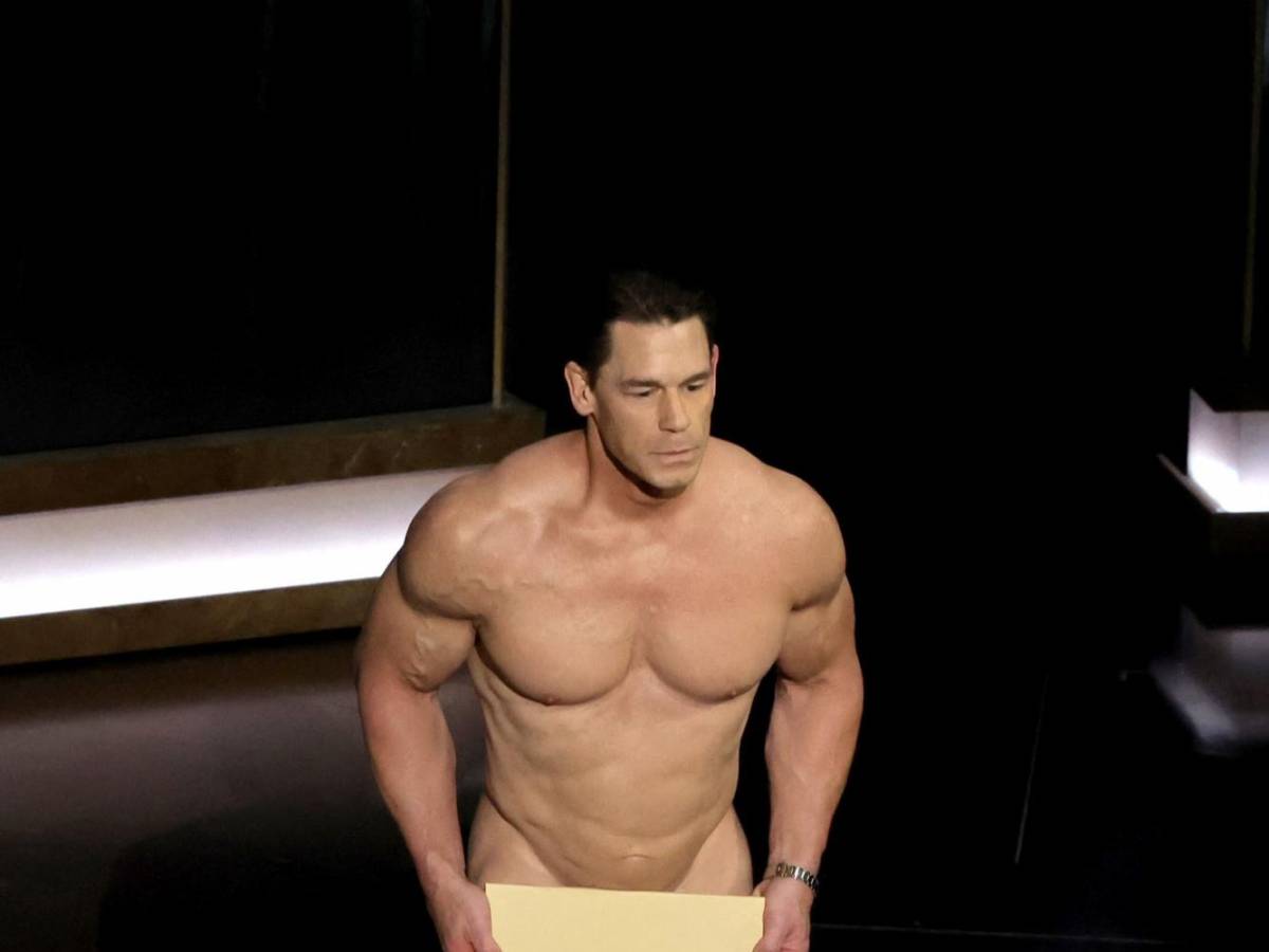 John Cena entregó, desnudo, el Oscar al Mejor Vestuario John Cena entregó, desnudo, el Oscar al Mejor Vestuario