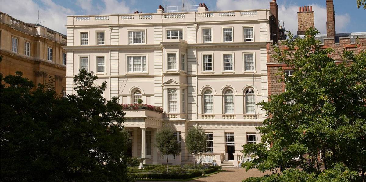 La residencia oficial de los reyes, Clarence House. La residencia oficial de los reyes, Clarence House.