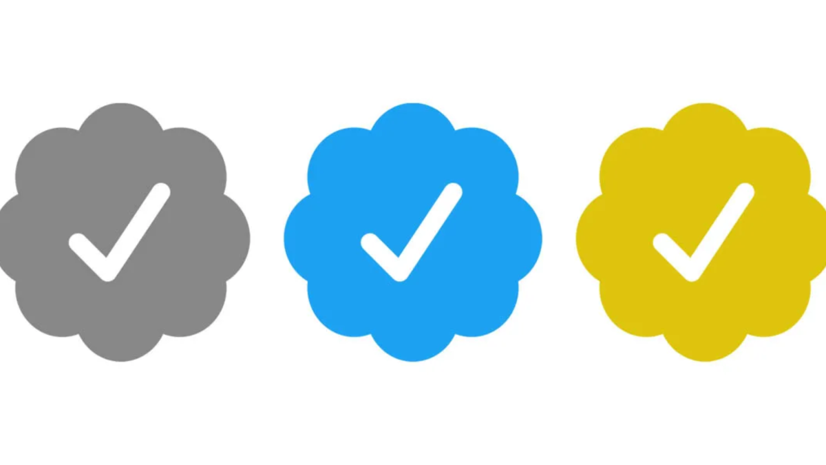 Twitter le quita el check azul a miles de cuentas Twitter le quita el check azul a miles de cuentas
