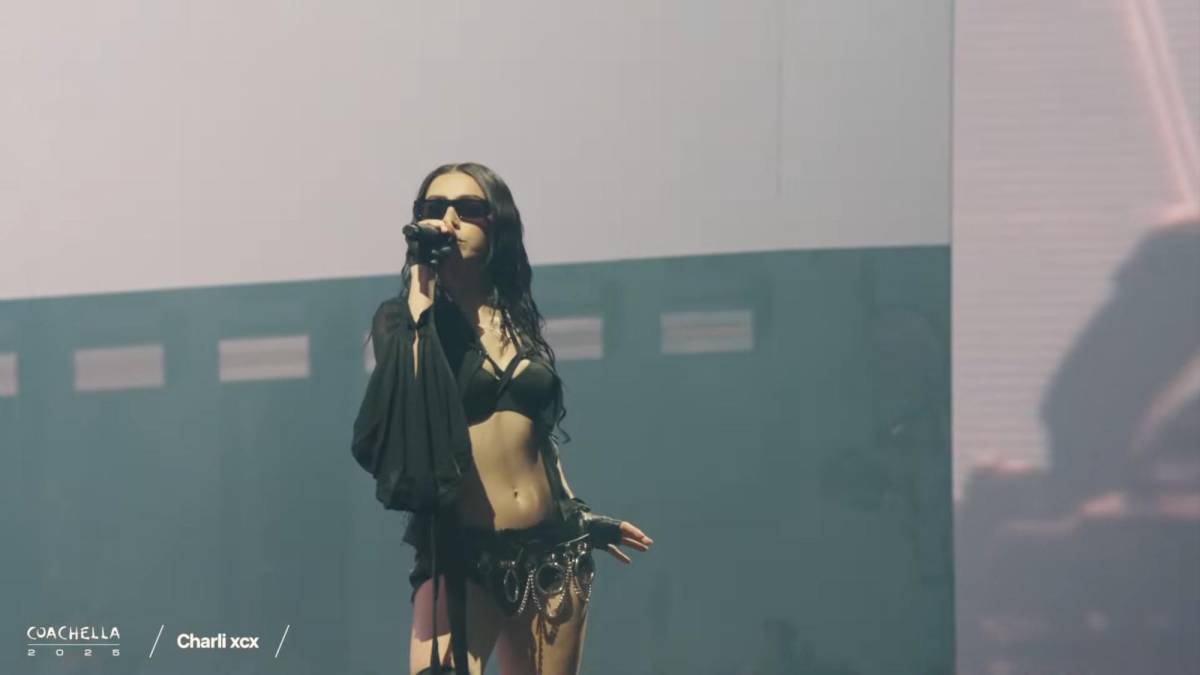Charli XCX en Coachella 2025. Charli XCX en Coachella 2025.
