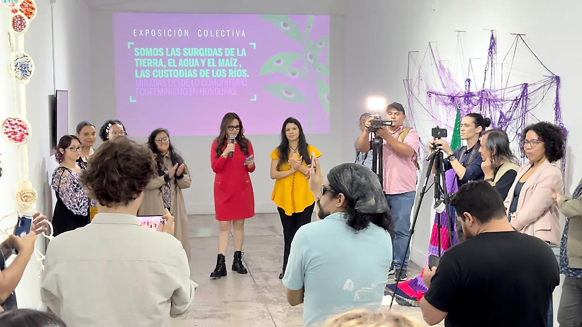 Karon Corrales y su amor por el arte Karon Corrales y su amor por el arte