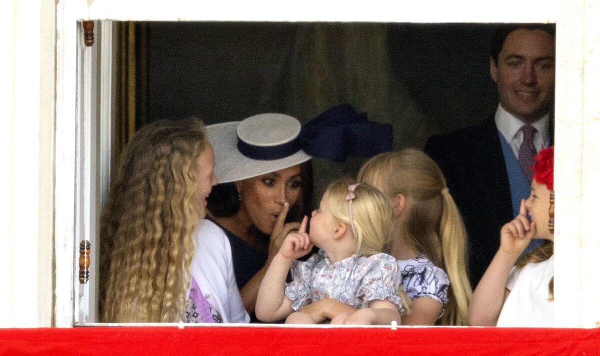 Meghan durante el Desfile de Estandarte. Meghan durante el Desfile de Estandarte.