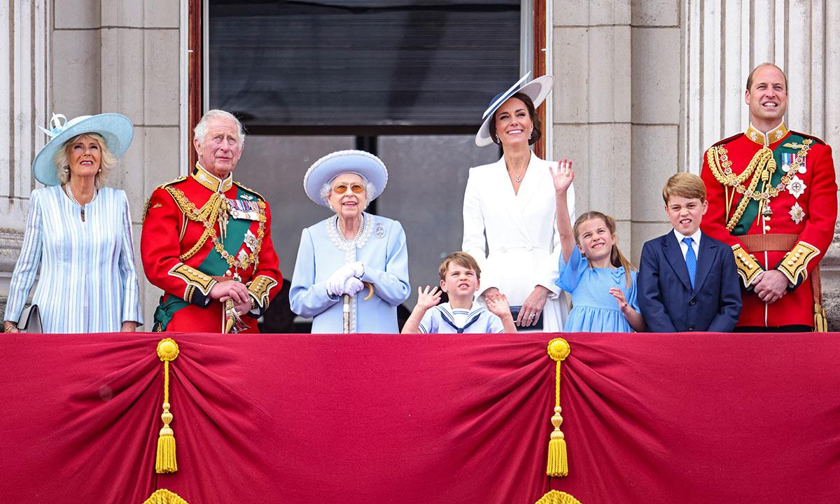 La familia real durante el Desfile del Estandarte. La familia real durante el Desfile del Estandarte.