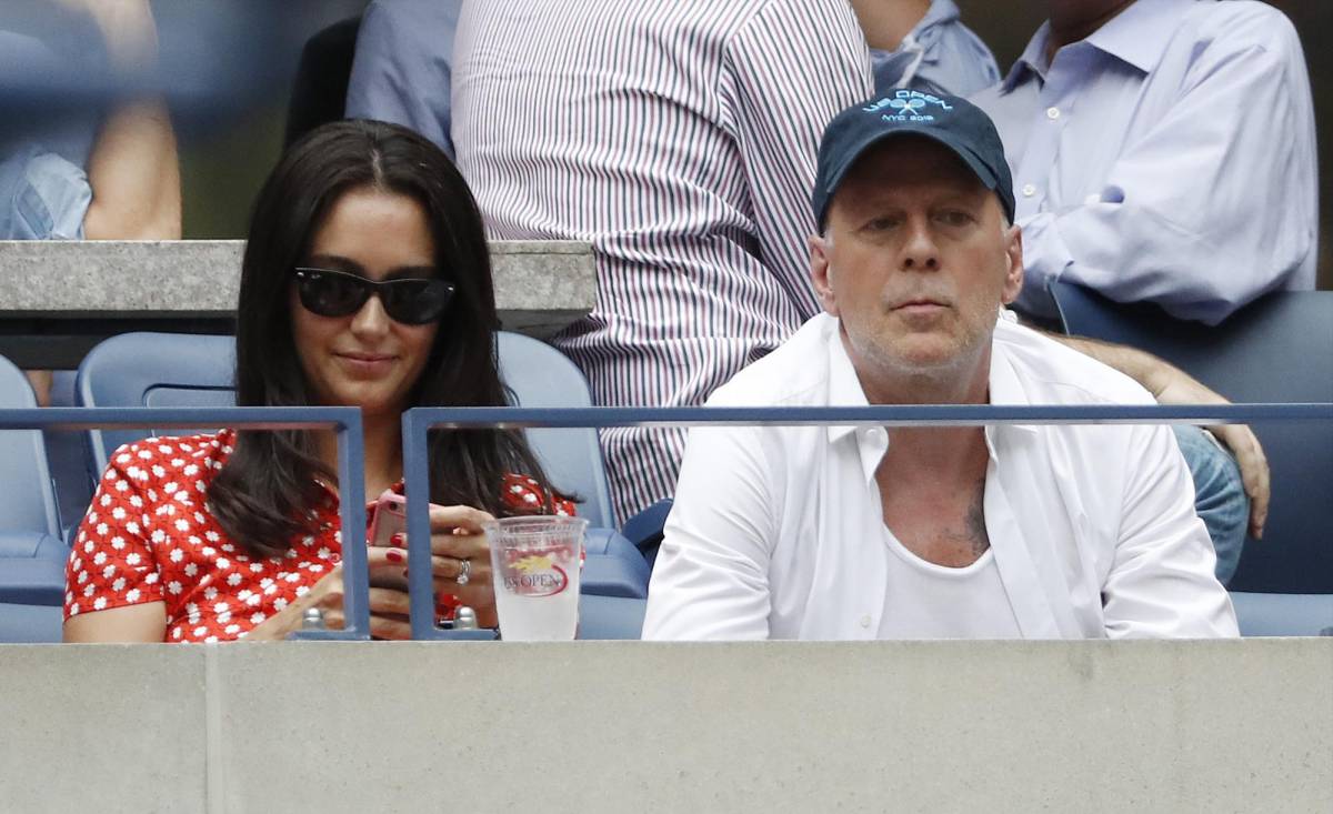 Willis se casó el 21 de marzo de 2009 con la actriz Emma Heming. Tienen dos hijas: Mabel Ray (nacida en 2012) y Evelyn Penn (nacida en 2014). EFE/EPA/JOHN G. MABANGLO Willis se casó el 21 de marzo de 2009 con la actriz Emma Heming. Tienen dos hijas: Mabel Ray (nacida en 2012) y Evelyn Penn (nacida en 2014). EFE/EPA/JOHN G. MABANGLO