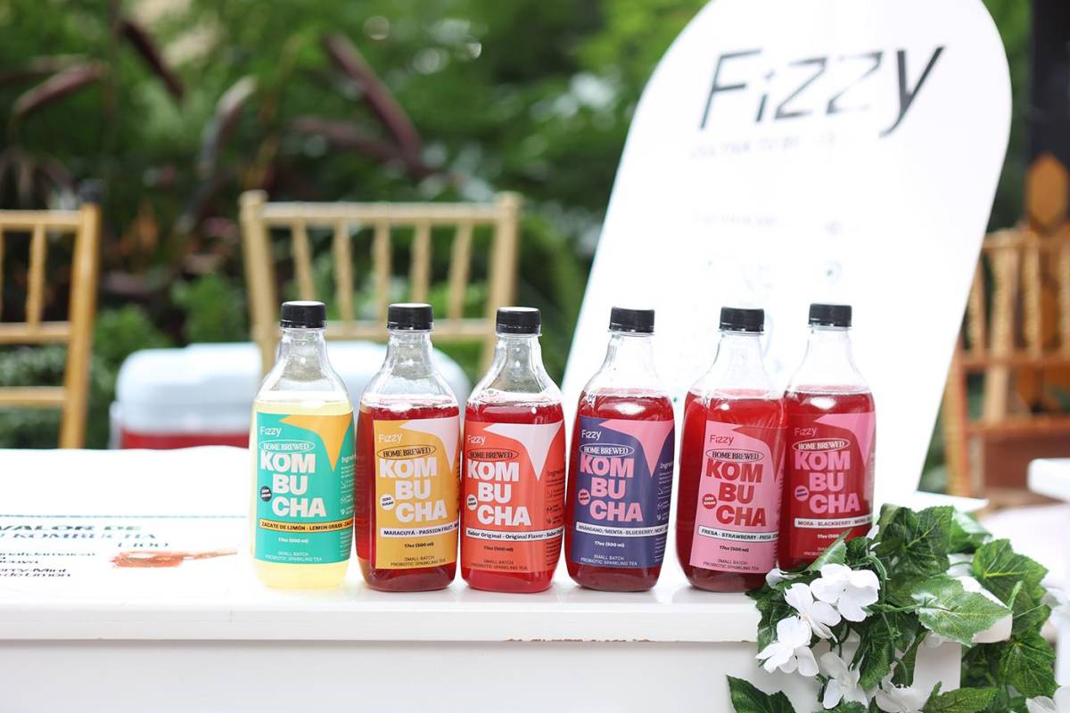 Cada botella de Fizzy<b> </b>transmite ciencia, pasión y un sello artesanal hondureño que la distingue en el mercado. Cada botella de Fizzy<b> </b>transmite ciencia, pasión y un sello artesanal hondureño que la distingue en el mercado.