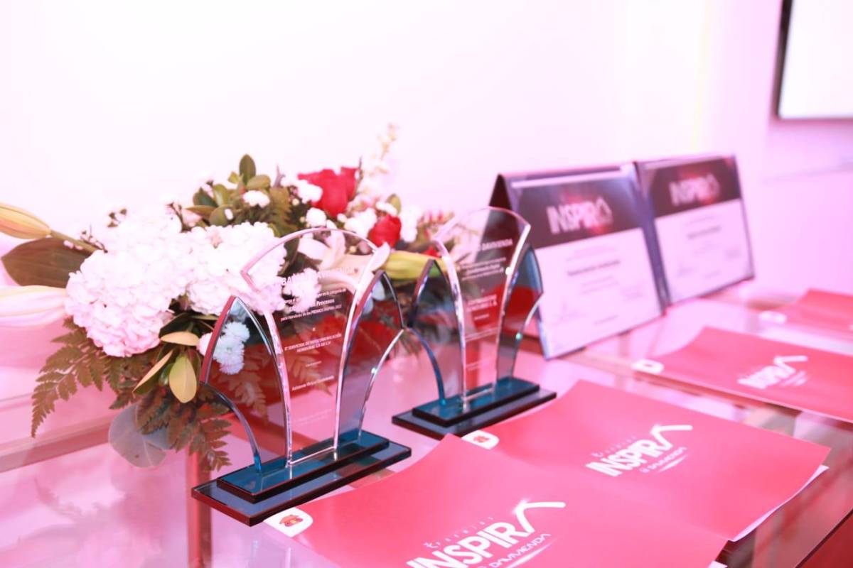Davivienda reconoce la innovación y el compromiso de sus proveedores ganadores de Premios Inspira Davivienda reconoce la innovación y el compromiso de sus proveedores ganadores de Premios Inspira