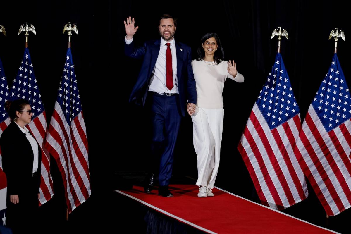 JD Vance con su esposa durante el Election Day en Georgia JD Vance con su esposa durante el Election Day en Georgia