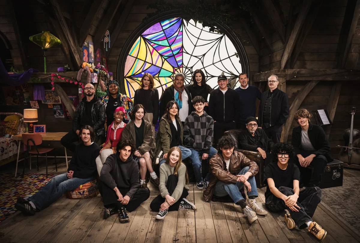 Elenco inicial de la segunda temporada de Merlina. Elenco inicial de la segunda temporada de Merlina.