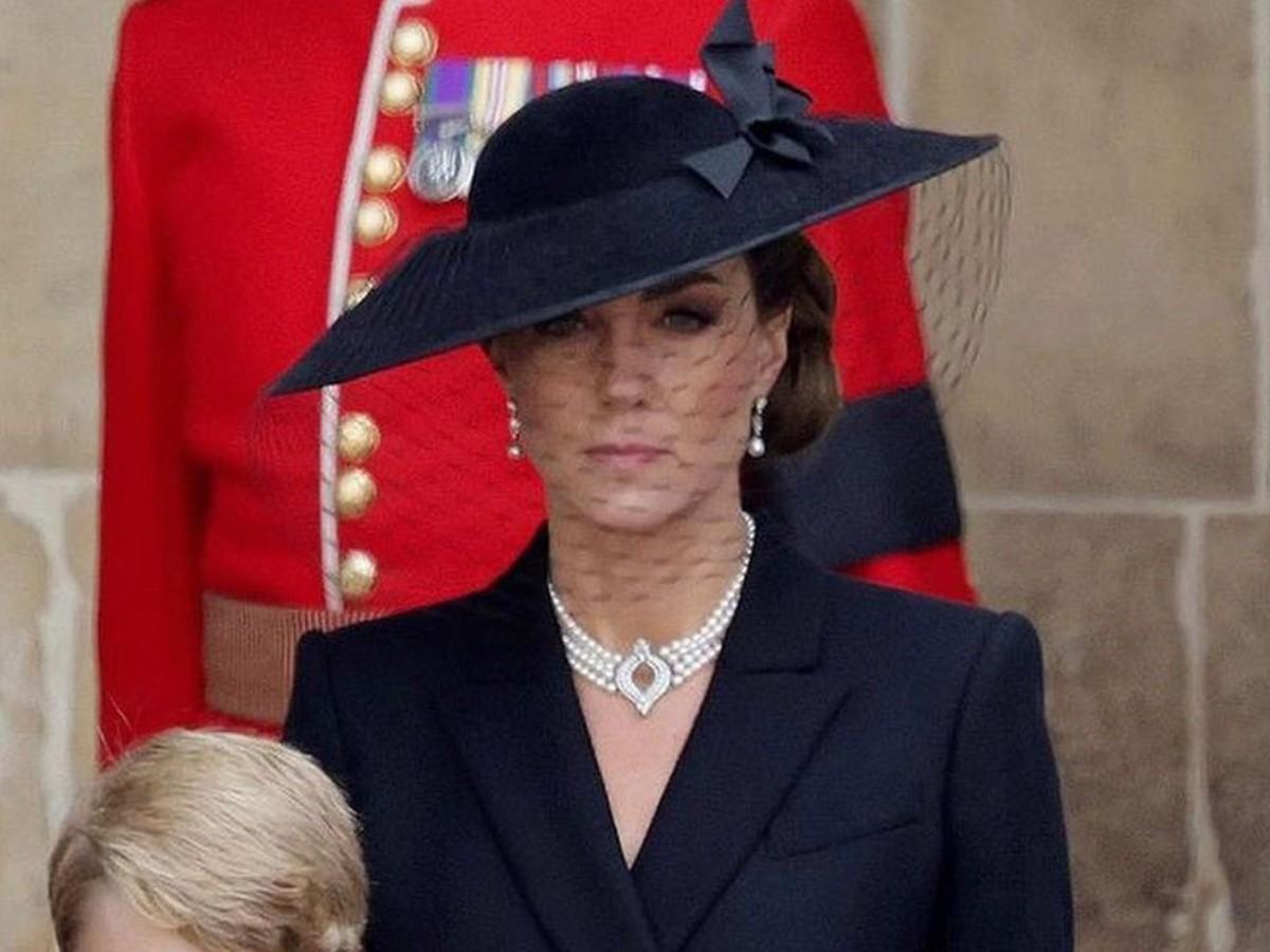 Kate Middleton rinde homenaje a la reina Isabel II