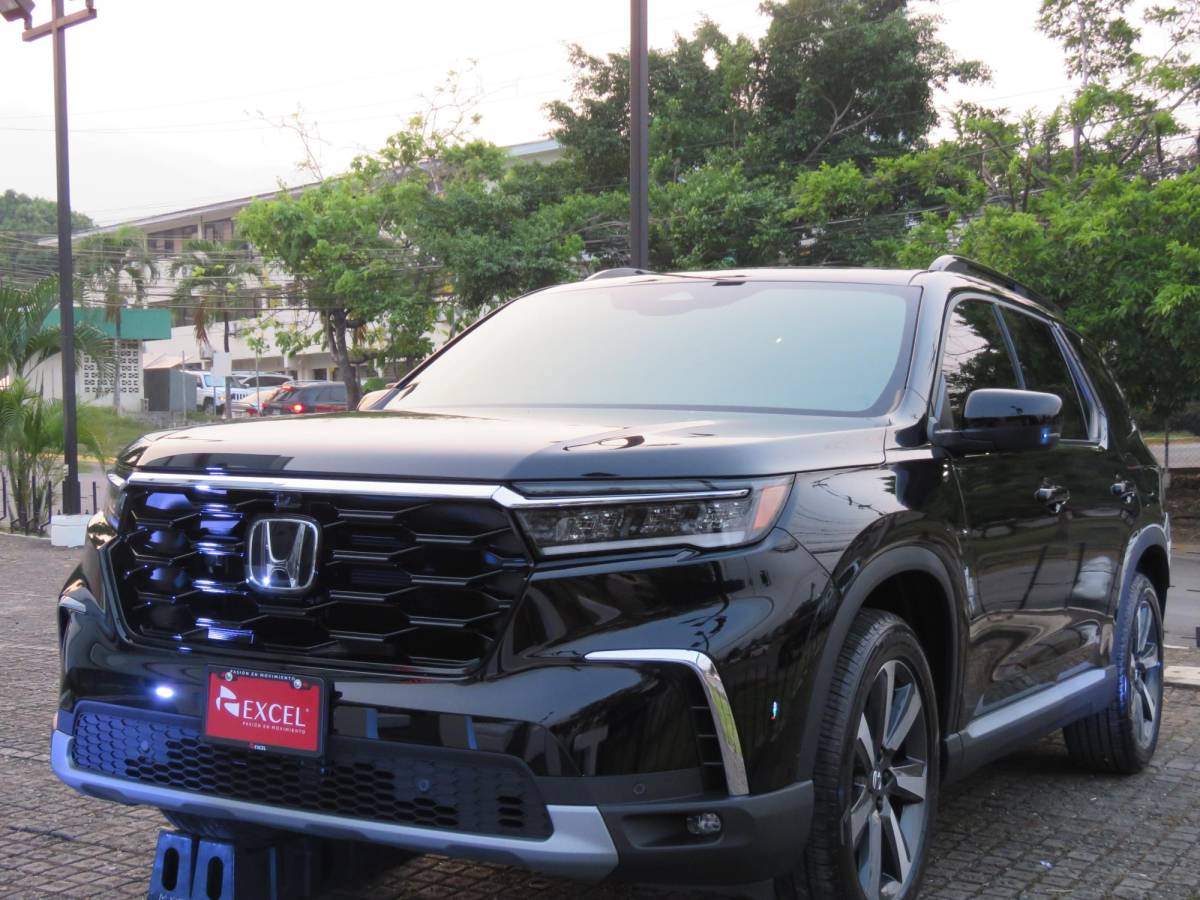 Excel distribuidor exclusivo de la marca japonesa Honda, presentó el totalmente nuevo Pilot Excel distribuidor exclusivo de la marca japonesa Honda, presentó el totalmente nuevo Pilot