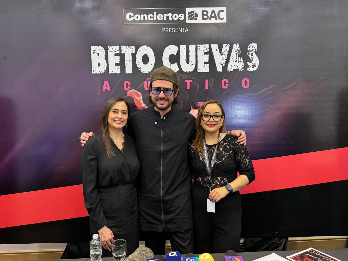 El cantante chileno Beto Cuevas junto a Valeria Ríos, Valeria Ríos, Vicepresidente de Estrategia Comercial, Mercadeo y Sostenibilidad de BAC Honduras y Kelin Díaz, representante de CR Entertainment El cantante chileno Beto Cuevas junto a Valeria Ríos, Valeria Ríos, Vicepresidente de Estrategia Comercial, Mercadeo y Sostenibilidad de BAC Honduras y Kelin Díaz, representante de CR Entertainment