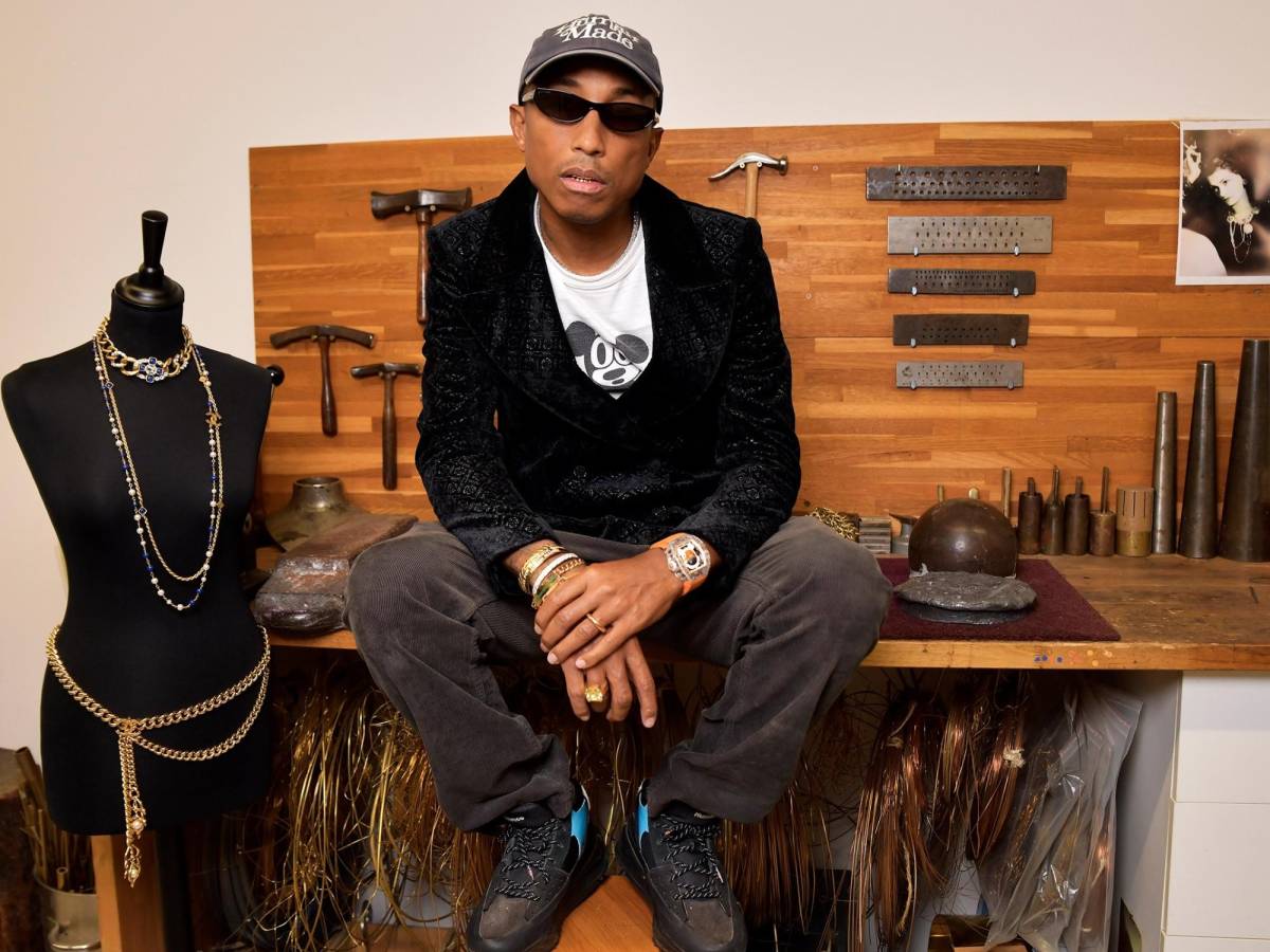 Pharrell Williams es el nuevo director creativo de la línea masculina de Louis Vuitton Pharrell Williams es el nuevo director creativo de la línea masculina de Louis Vuitton