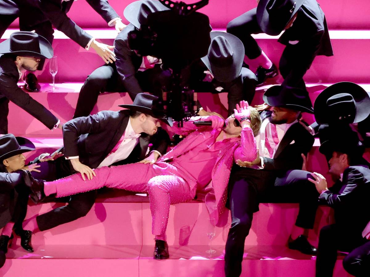 Ryan Gosling durante el performance de <i>I’m Just Ken</i> Ryan Gosling durante el performance de <i>I’m Just Ken</i>
