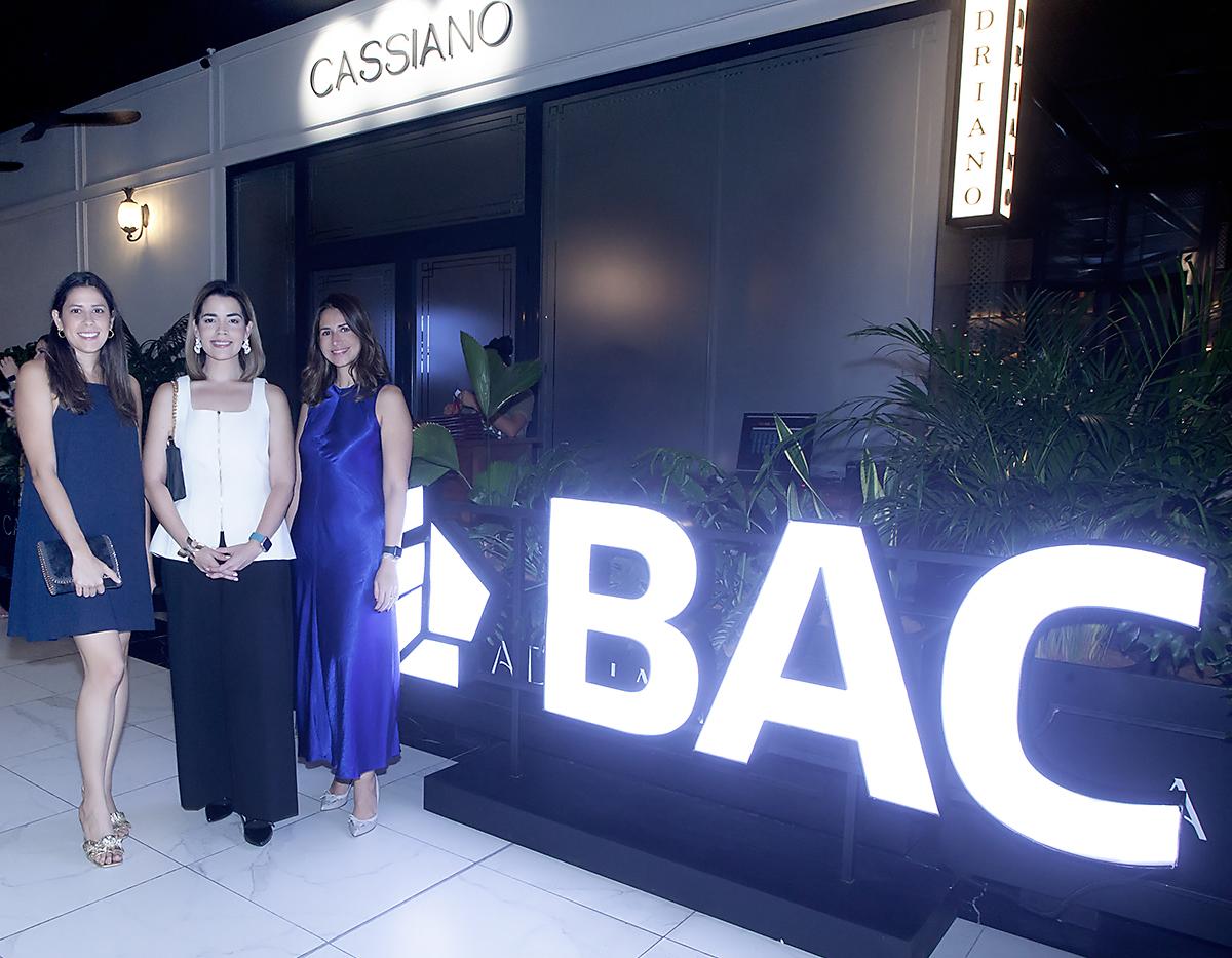 Los clientes de BAC Private Banking en San Pedro Sula vivieron una experiencia única al participar en un recorrido de fino sabor gourmet, combinado con una cata de tequilas premium durante el evento “A Dose of Tequila”. En la foto: Michelle Marsan, jefe comercial de segmentos en Grupo OPSA, Sarah Zepeda, subgerente regional y plataformas de valor agregado y Fabiola Cañas, gerente de Banca Privada BAC.