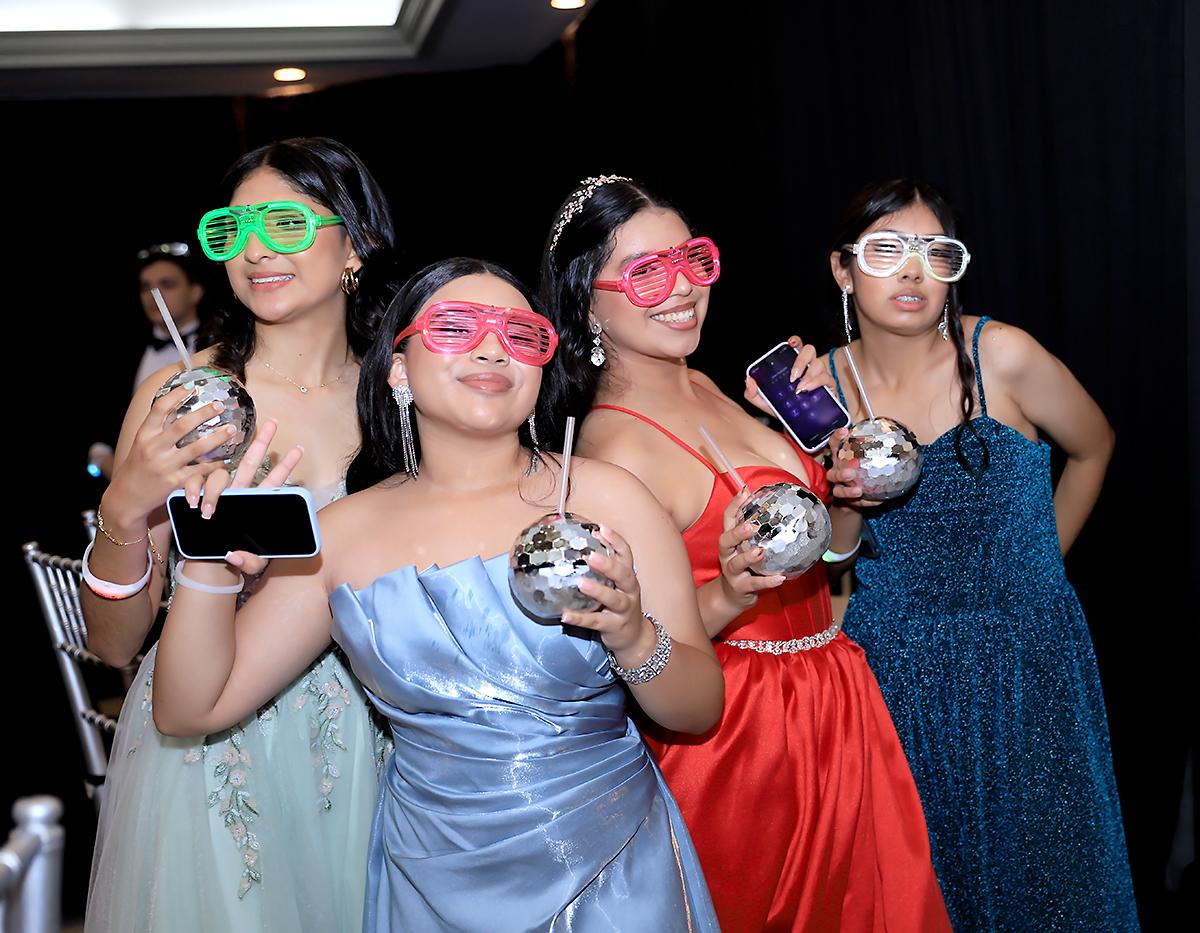 Fiesta de la prom 2025 de Mayan School