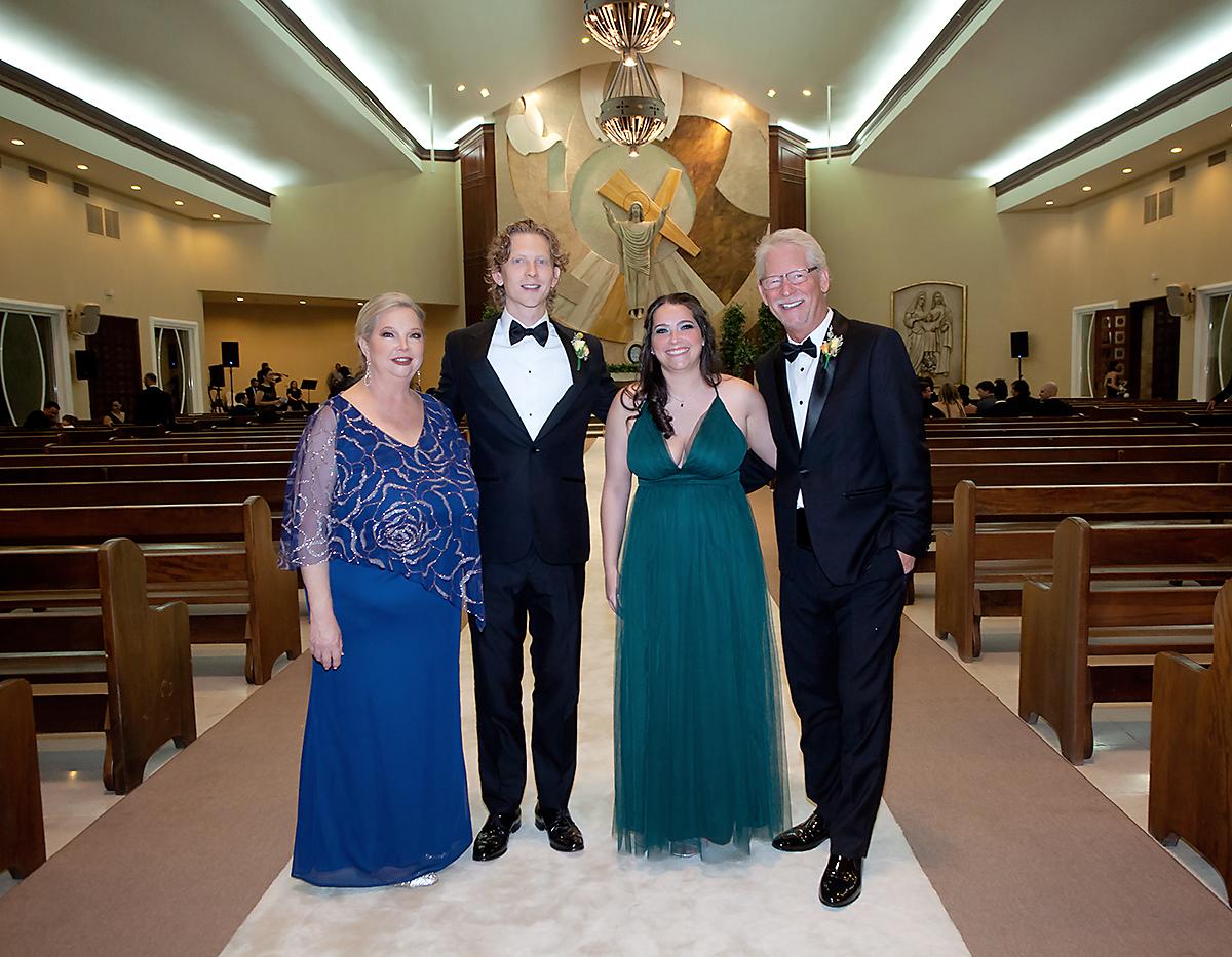 Así fue la boda religiosa de Gregory Hein y Beatriz Barletta