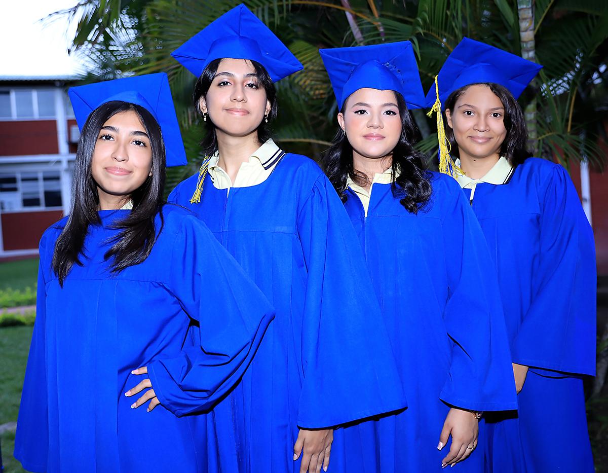 Ahtziri Zúniga, Alejandra Molina, Alison Chávez y Ana Moncada.