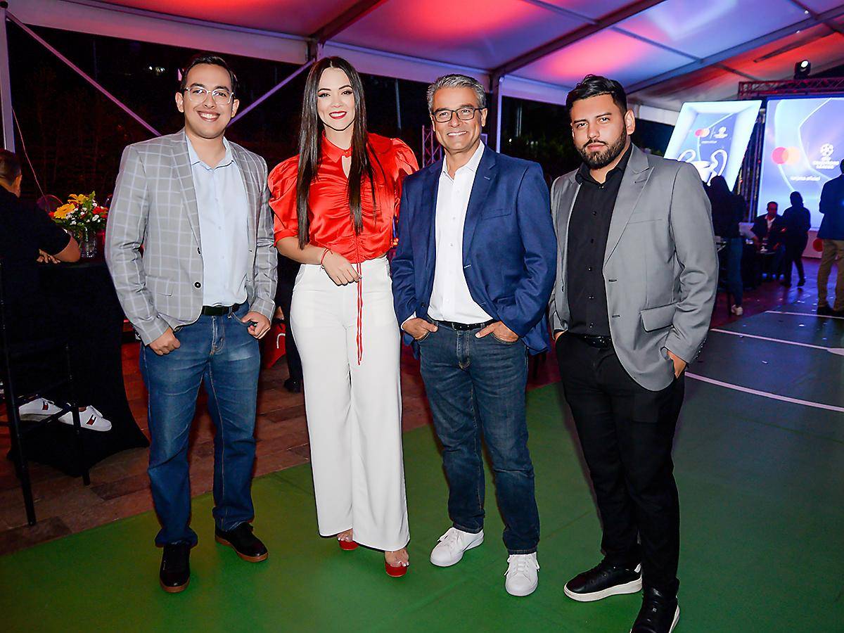 MasterCard y Davivienda le invitan a explorar su pasión por el fútbol MasterCard y Davivienda le invitan a explorar su pasión por el fútbol
