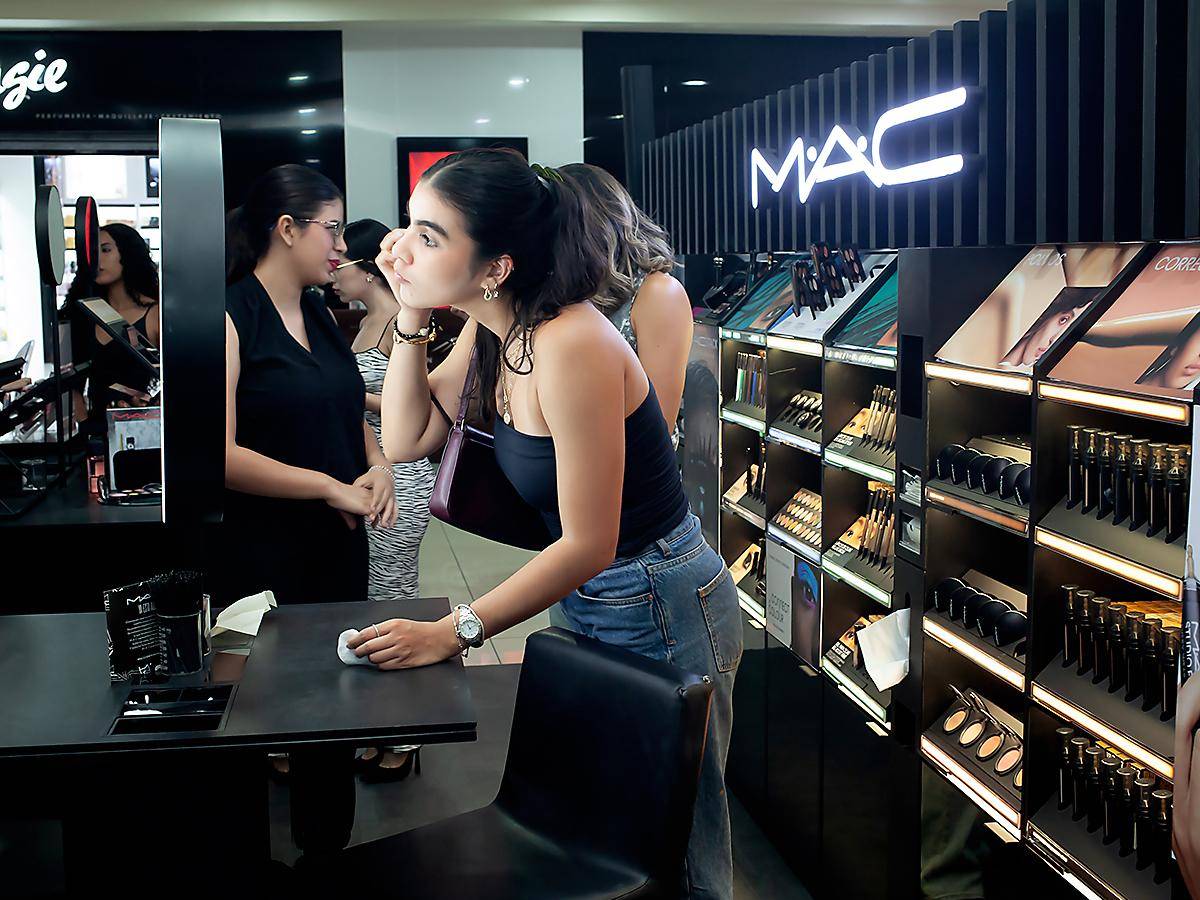 Apertura de la M.A.C Cosmetics en San Pedro Sula Apertura de la M.A.C Cosmetics en San Pedro Sula