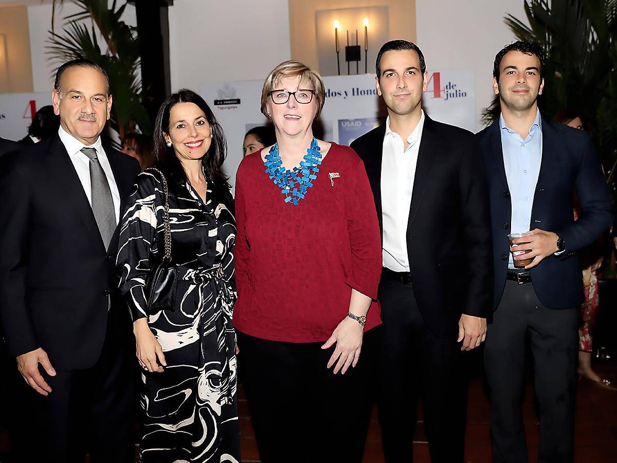 La Embajada de Estados Unidos en Tegucigalpa festejó el 247 aniversario de la independecia de EUA La Embajada de Estados Unidos en Tegucigalpa festejó el 247 aniversario de la independecia de EUA