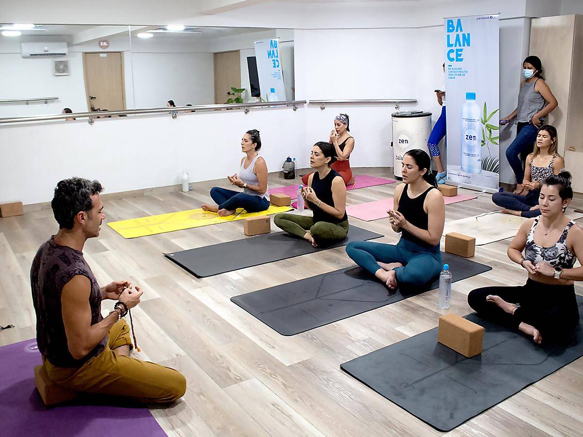 El maestro internacional de yoga Esteban Salazar. El maestro internacional de yoga Esteban Salazar.