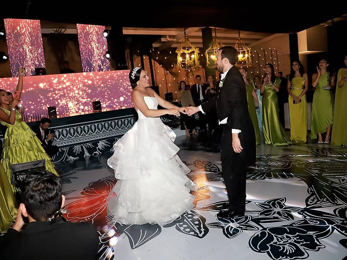 Los novios bailaron “Eres Tu” de Jafu Los novios bailaron “Eres Tu” de Jafu