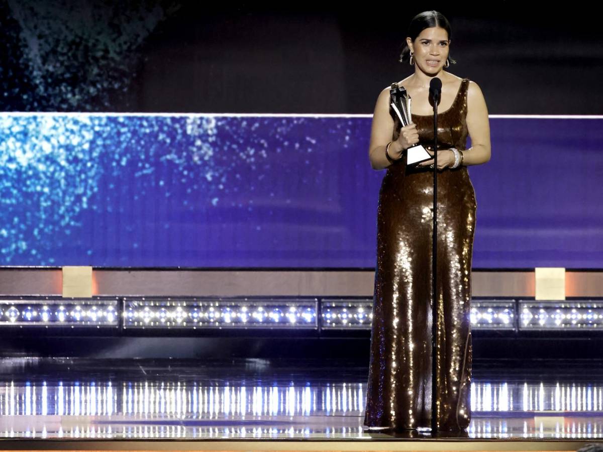 Ferrera recibió el SeeHer Award que honra a las mujeres que “abogan por la igualdad de género, retratan personajes con autenticidad, desafían los estereotipos y traspasan los límites”.