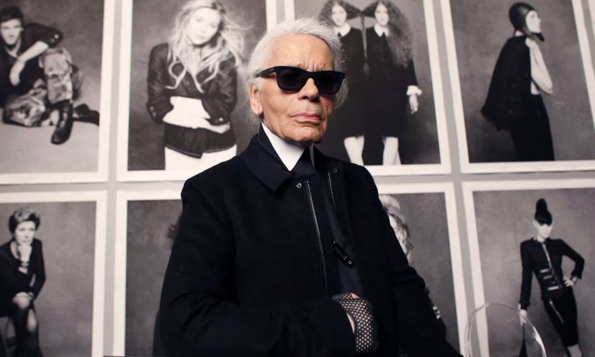 Karl Lagerfeld es considera como el Da Vinci de la moda. Karl Lagerfeld es considera como el Da Vinci de la moda.