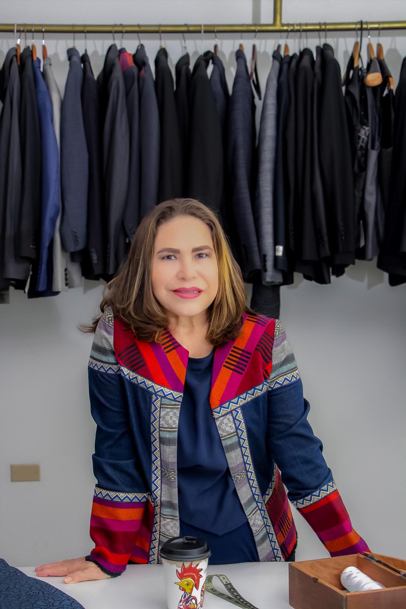 Nadia Galeano debuta como diseñadora con su colección EXISTO Nadia Galeano debuta como diseñadora con su colección EXISTO