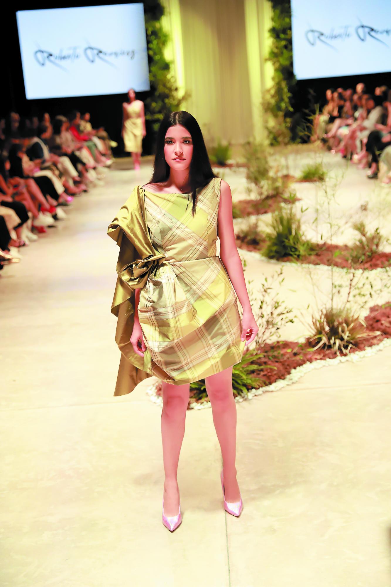 Pasarela Roberto Ramírez en Estilo Moda 2023. Pasarela Roberto Ramírez en Estilo Moda 2023.