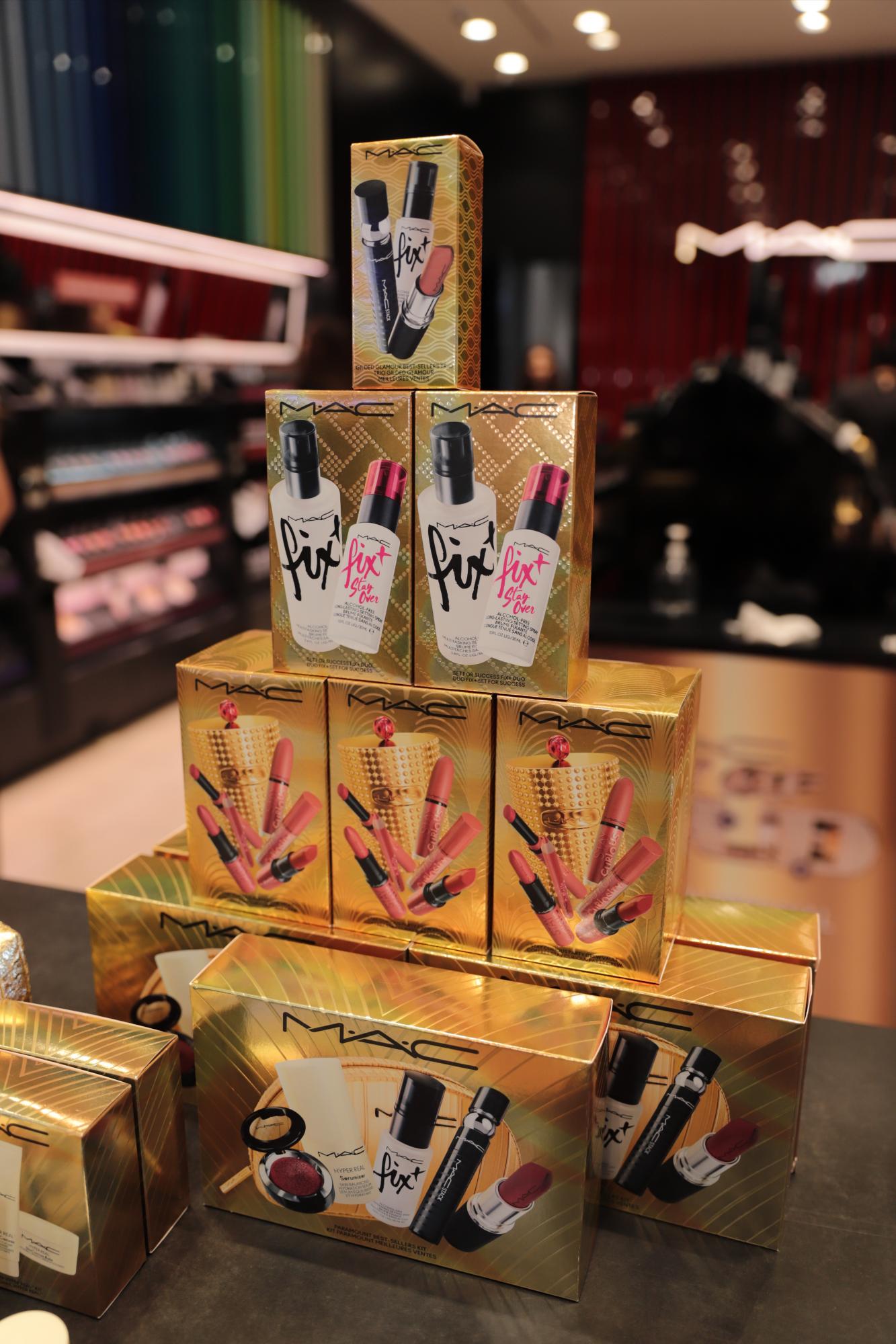 M·A·C Cosmetics y Revista Estilo deslumbran con Gift of Gold M·A·C Cosmetics y Revista Estilo deslumbran con Gift of Gold