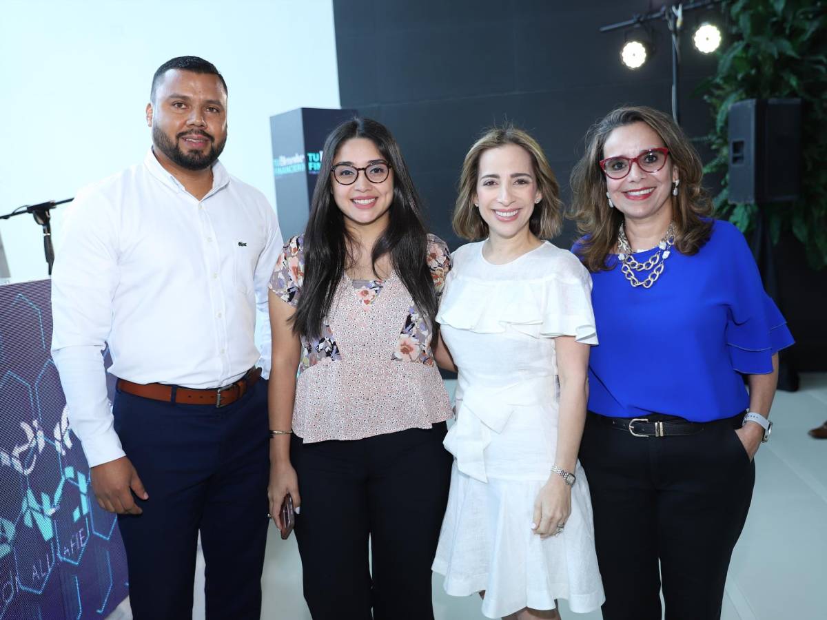 Mario Andino, Nicoll Betancourth, Ali Kafie y Tethey Martínez. Mario Andino, Nicoll Betancourth, Ali Kafie y Tethey Martínez.
