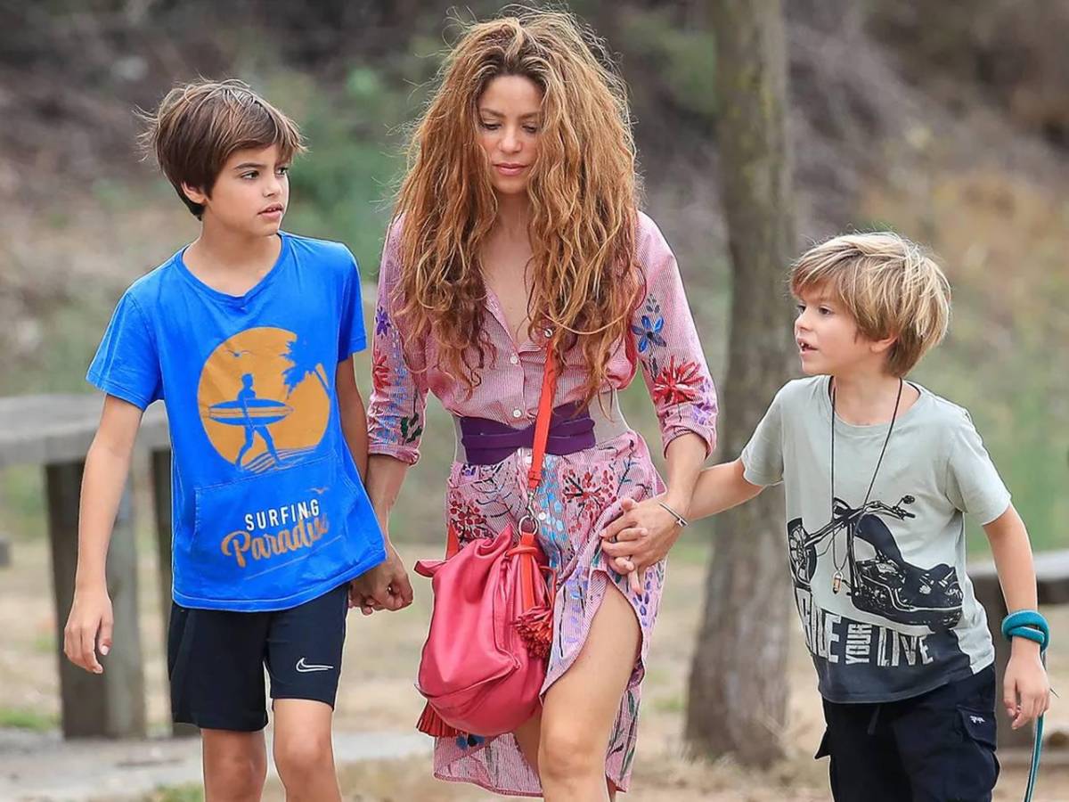 Shakira y sus dos hijos