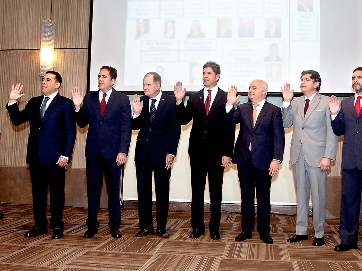 Brindis por la nueva junta directiva ACCS 2023 -2025