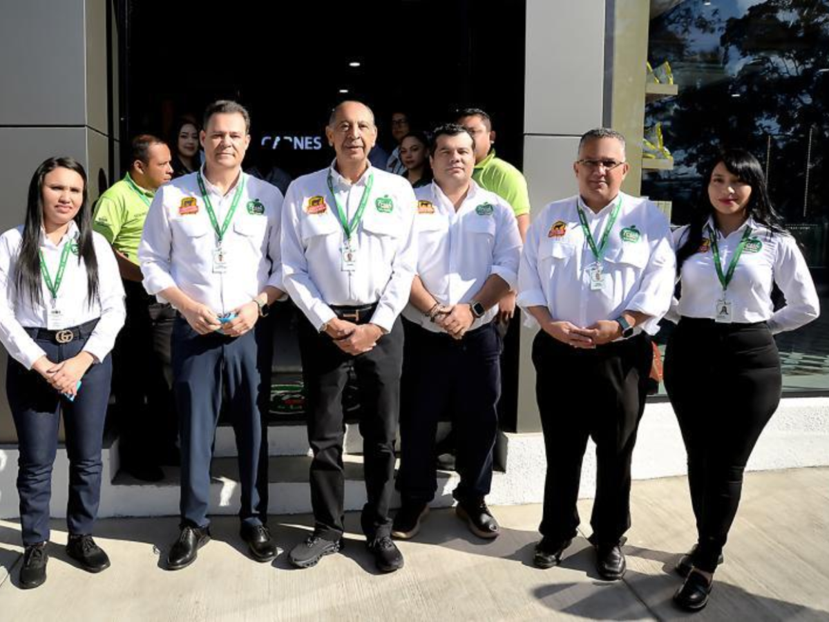 Claudia Osorto, René Sagastume, Leonel Giannini, José Luis Franco, Paul Handal y Jessica Aguilar