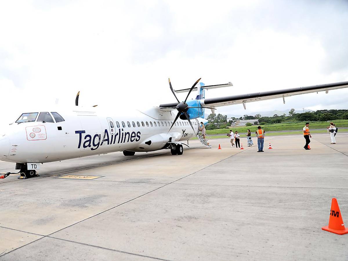 CM Airlines celebra su 15 aniversario a lo grande en Roatán