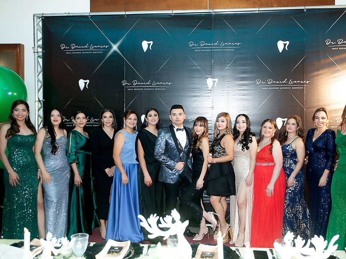 Cena de Gala Navideña del Dr. David Linares Cena de Gala Navideña del Dr. David Linares